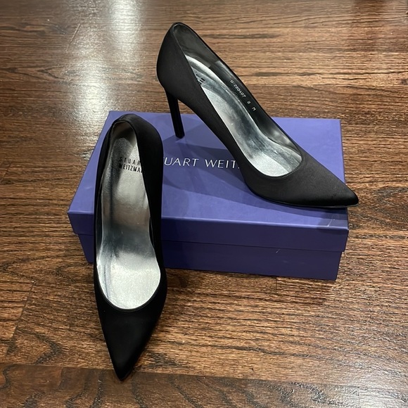 Stuart Weitzman Tipin Black Satin Pointed Toe Pump - Picture 4 of 10